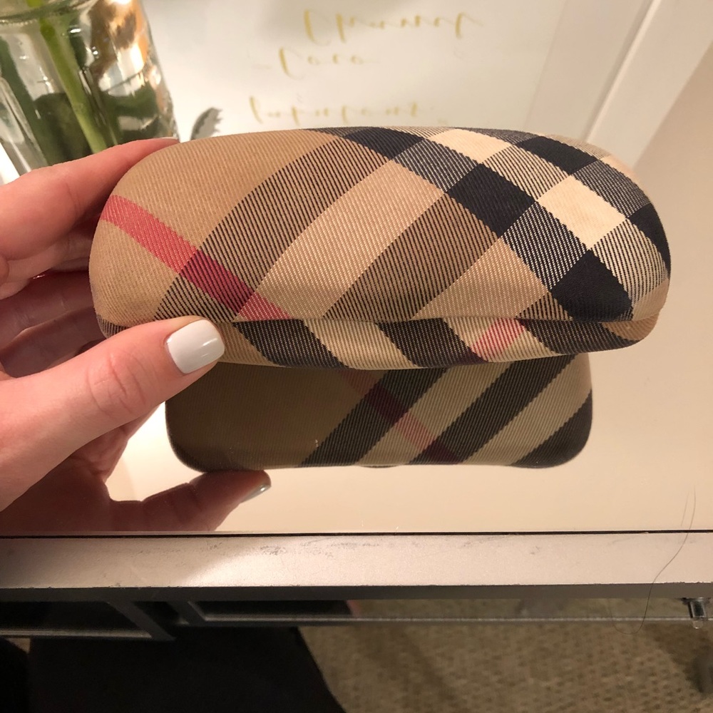 Burberry sunglasses - Picture 7 of 7